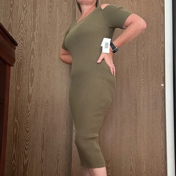 JustFab Olive Green Cold Shoulder Ribbed Knee-Length Dress Size Medium - Picture 13 of 13